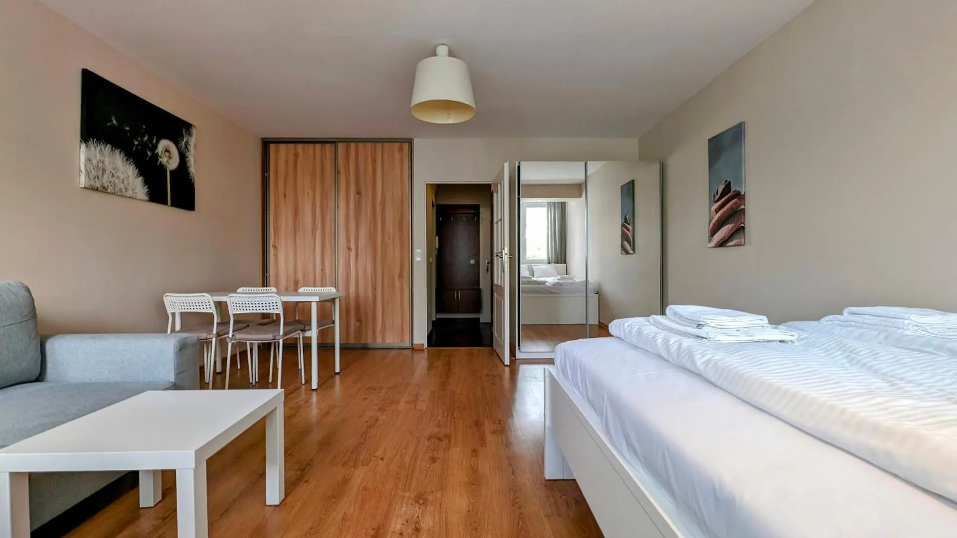 Apartment Kazimierza Wielkiego 87 By Homeprime Krakow